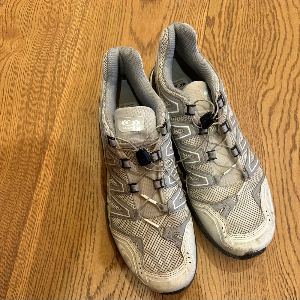 Men’s size 13 Salmon sneakers